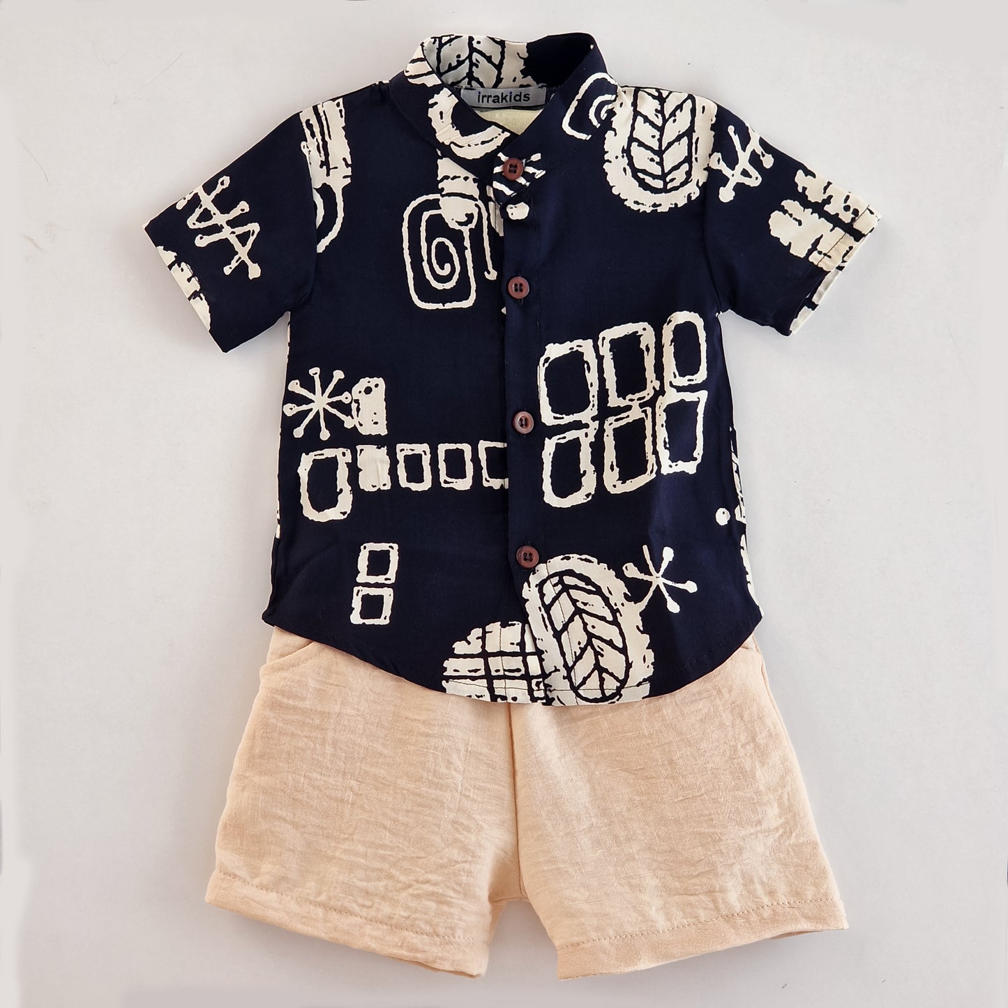 Ensemble d'été pour garçon – T-shirt noir et short beige | Cool et confortable