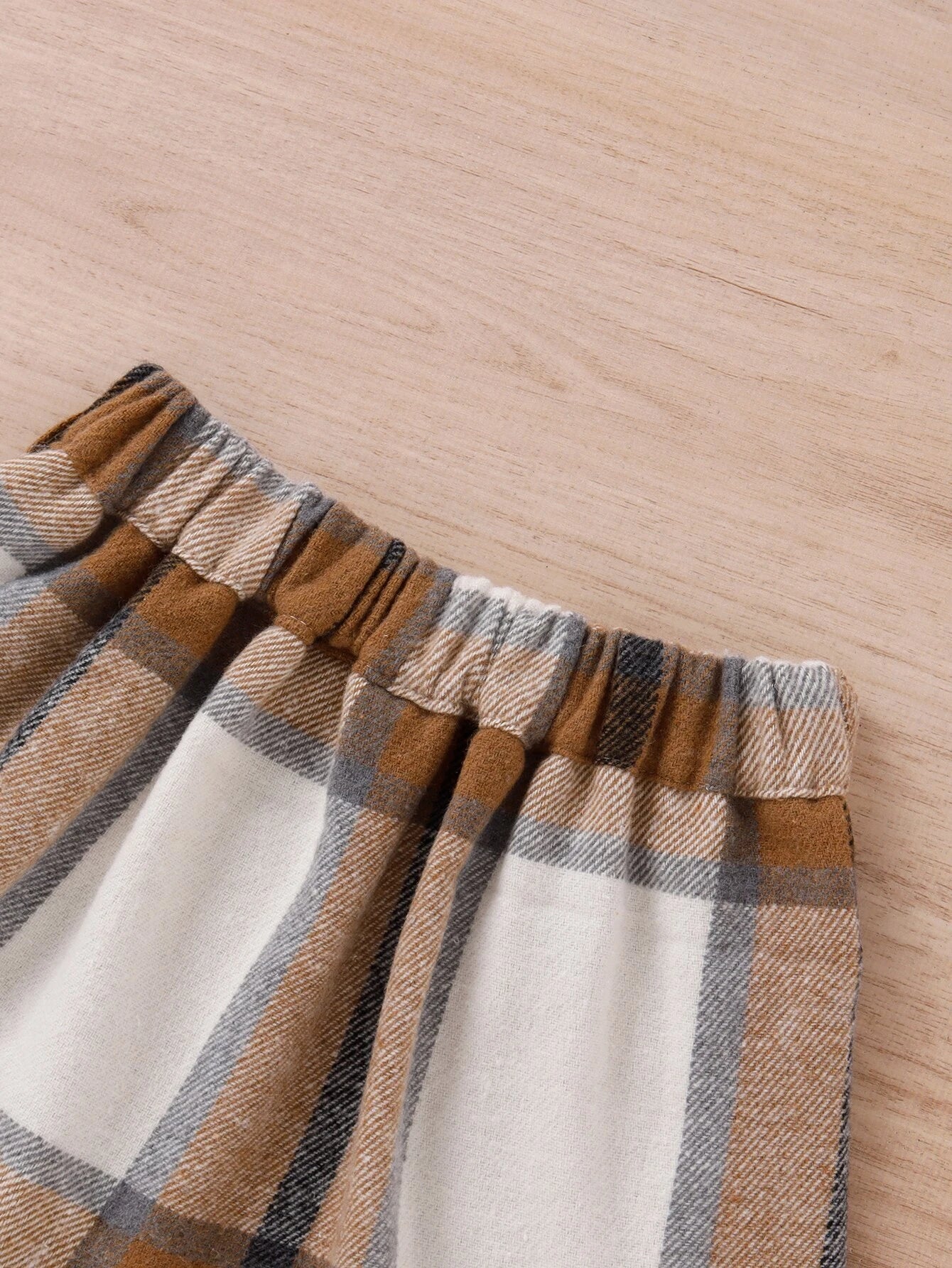 Checkered Charm: Girls' Belted Wool-Blend Skirt