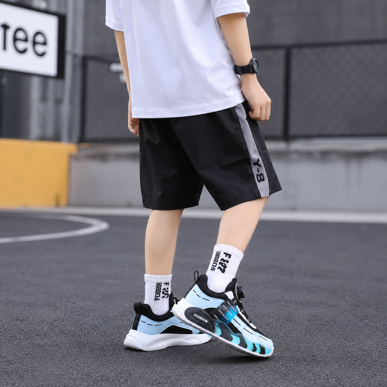 Comfort, style, and practicality — the perfect sneakers for active kids.