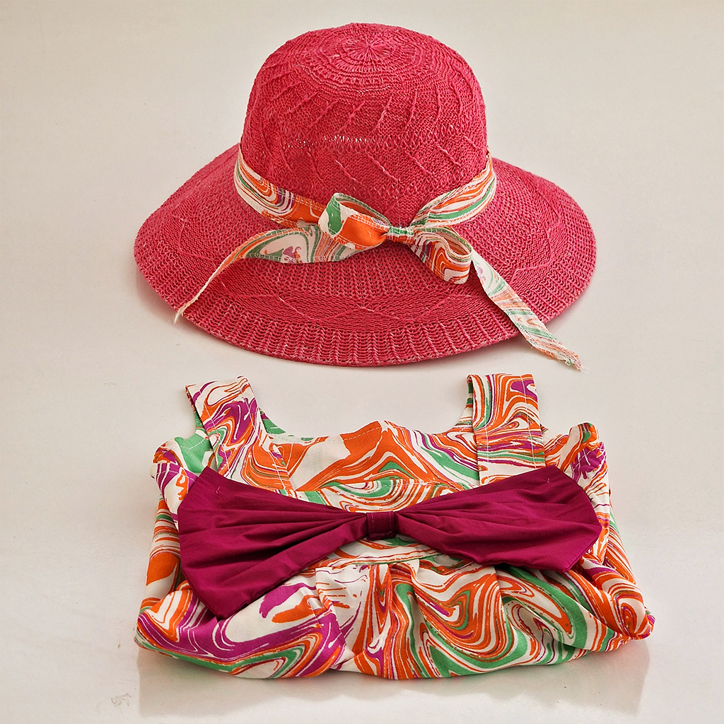 Robe d'été colorée pour fille avec un chapeau élégant et un grand nœud papillon 2