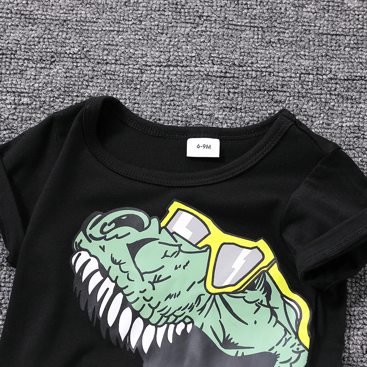 2pcs Baby Boy Dinosaur Print Glasses Tee & Cargo Shorts Summer Set,