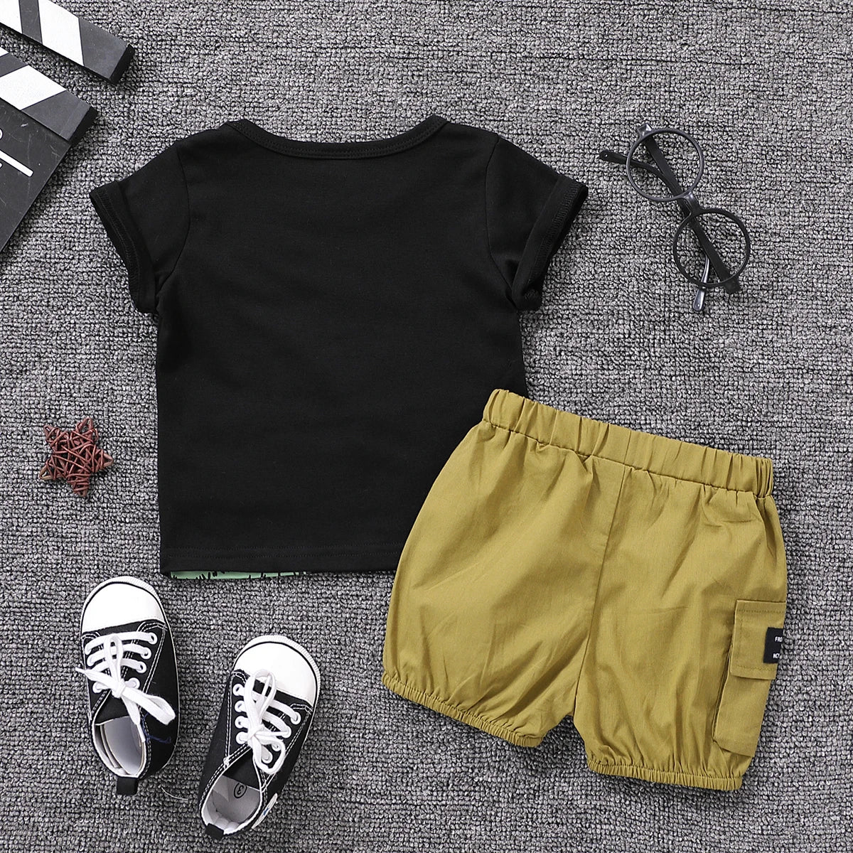 2pcs Baby Boy Dinosaur Print Glasses Tee & Cargo Shorts Summer Set,