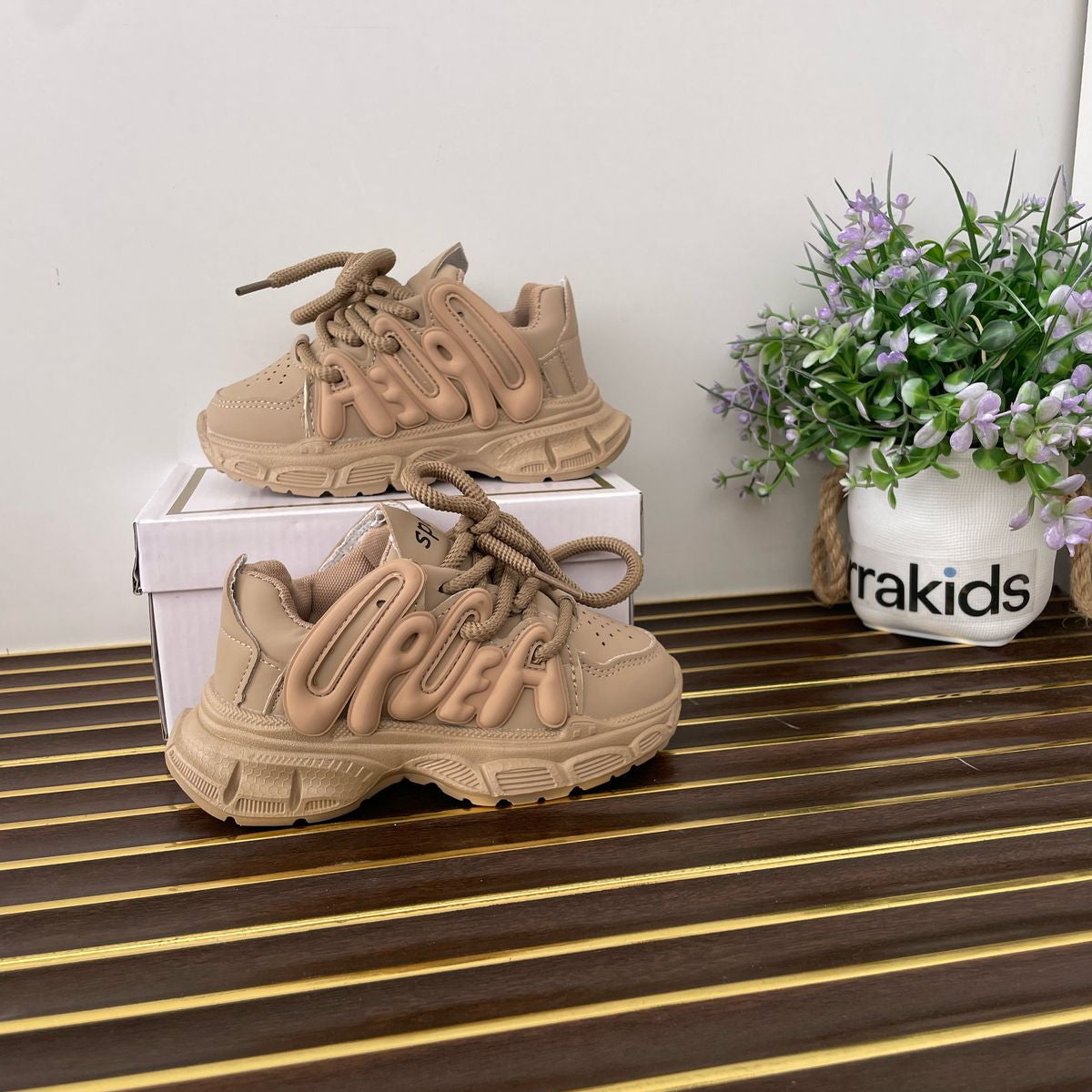 Chaussures de sport élégantes à semelles épaisses pour enfants