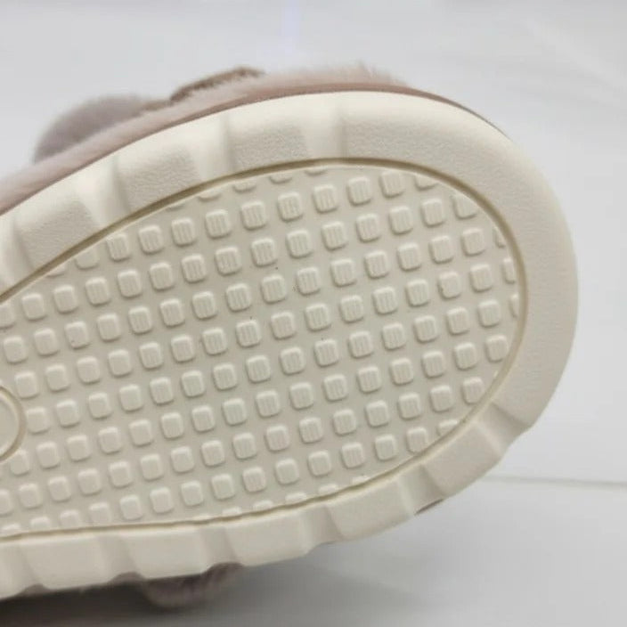 "Chaussons d'hiver chauds à motifs de dessins animés pour enfants - Confort et plaisir à chaque pas !"