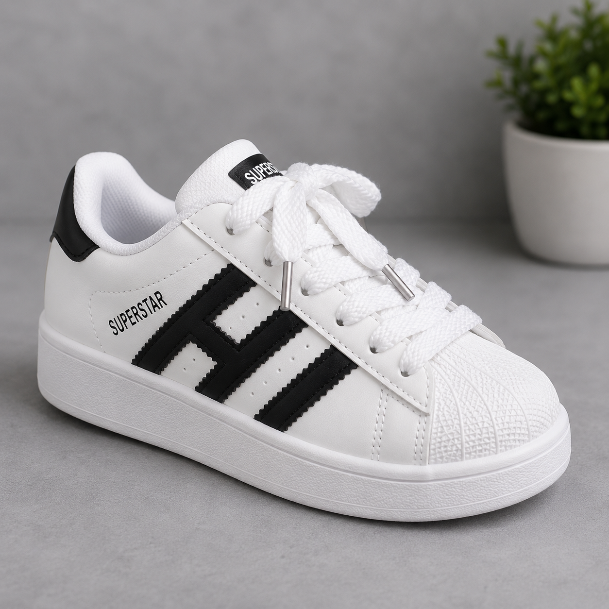 Baskets classiques à bout coquille pour enfants – Chaussures de sport décontractées à lacets pour garçons et filles Description du produit :