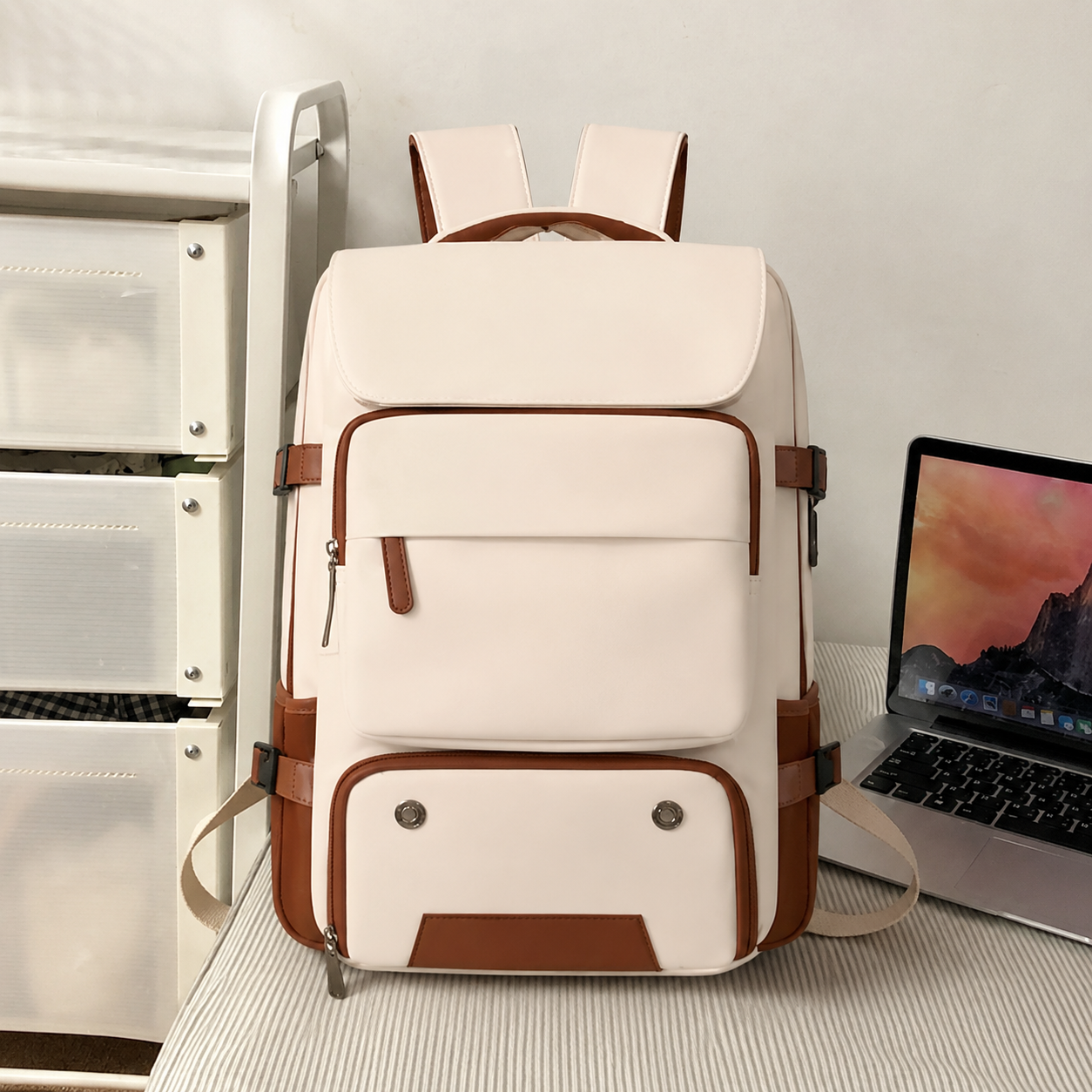 Sac à dos moderne, élégant et spacieux, idéal pour les études  🎒✨