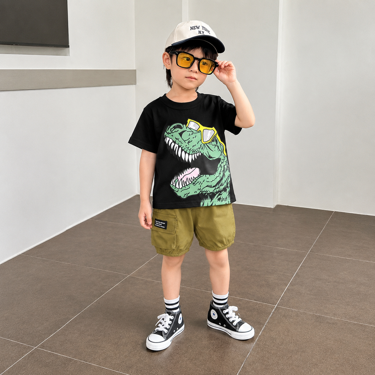2pcs Baby Boy Dinosaur Print Glasses Tee & Cargo Shorts Summer Set,
