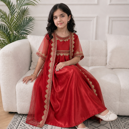 Robe élégante en satin et tulle pour fille avec cape en dentelle brodée