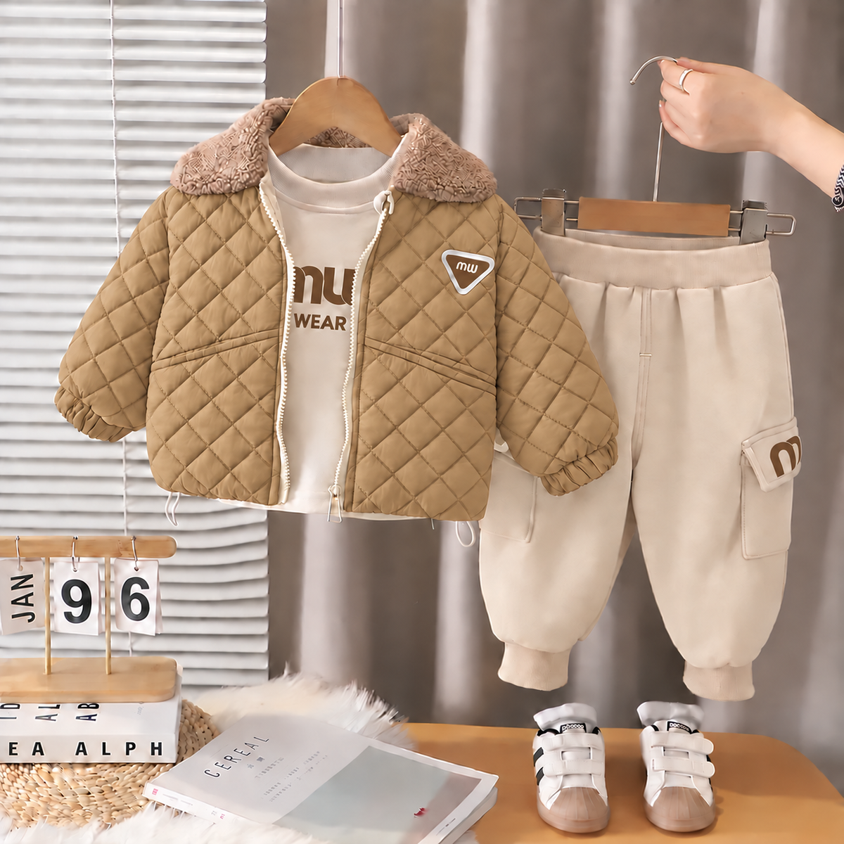 3-Piece Kids' Set with Padded Jacket – Stylish for Chilly Days