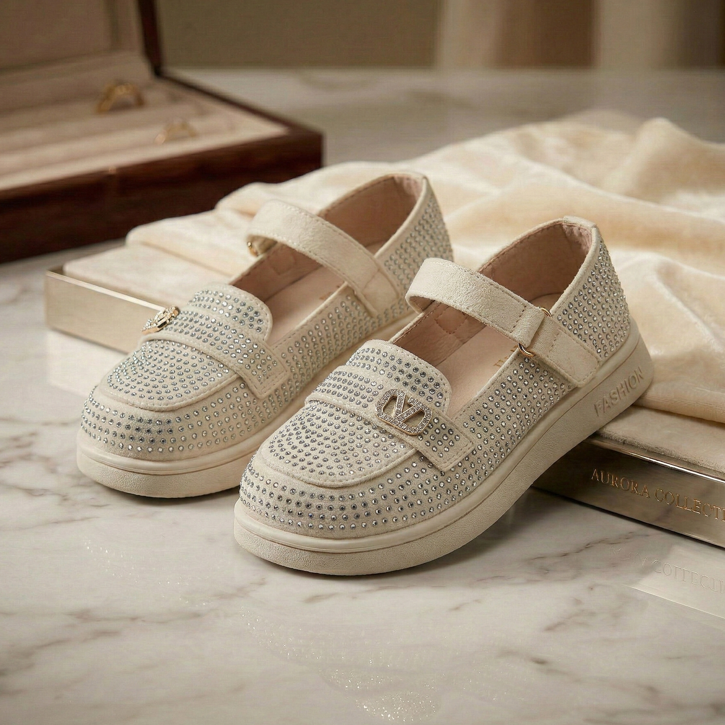 Luxury crystal embellished girls' shoes - elegance and comfort in every step!