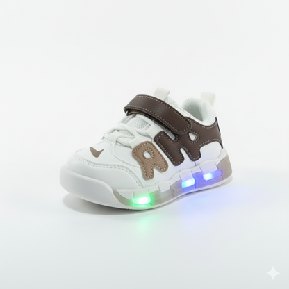 Brillez à chaque pas : chaussures lumineuses pour enfants 
