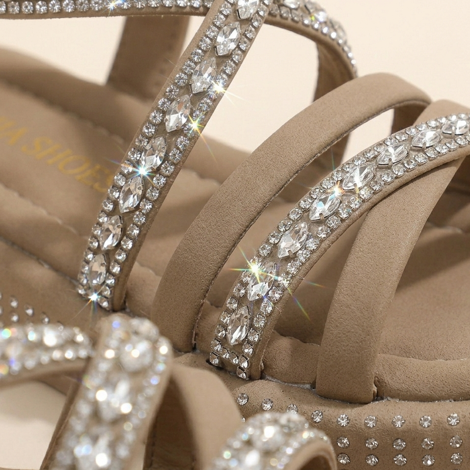 Sandales plates à brides croisées en cristal pour fille – Été élégant avec dos élastique