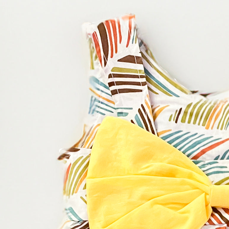Enchanting Summer Breeze: Little Girls' Dress with Beautiful Color Patterns, Charming Bowknot, and Matching Sun Hat"