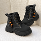 Bottines à lacets pour enfant avec semelles crantées épaisses, surpiqûres décoratives et détails perlés sur le côté