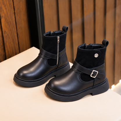 Bottines à boucle pour fille — Une touche élégante pour chaque tenue
