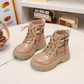 Bottines élégantes à carreaux pour fille avec fini brillant, laçage sur le devant, boucle décorative et semelle épaisse
