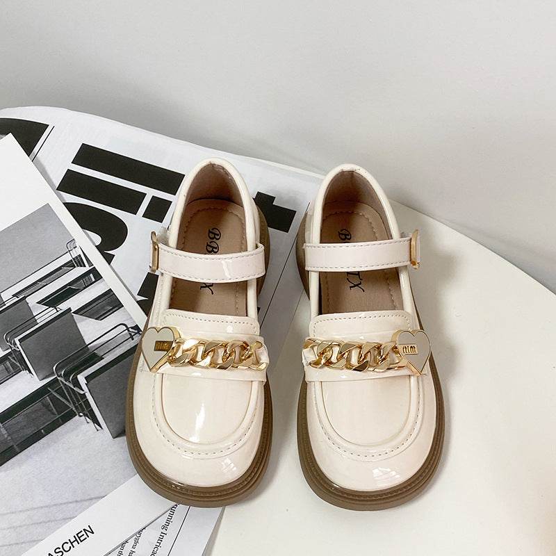 Stylish spring shoes for girls – a sophisticated touch to every step! - IRRAKIDS