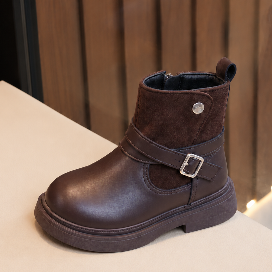 Bottines à boucle pour fille — Une touche élégante pour chaque tenue