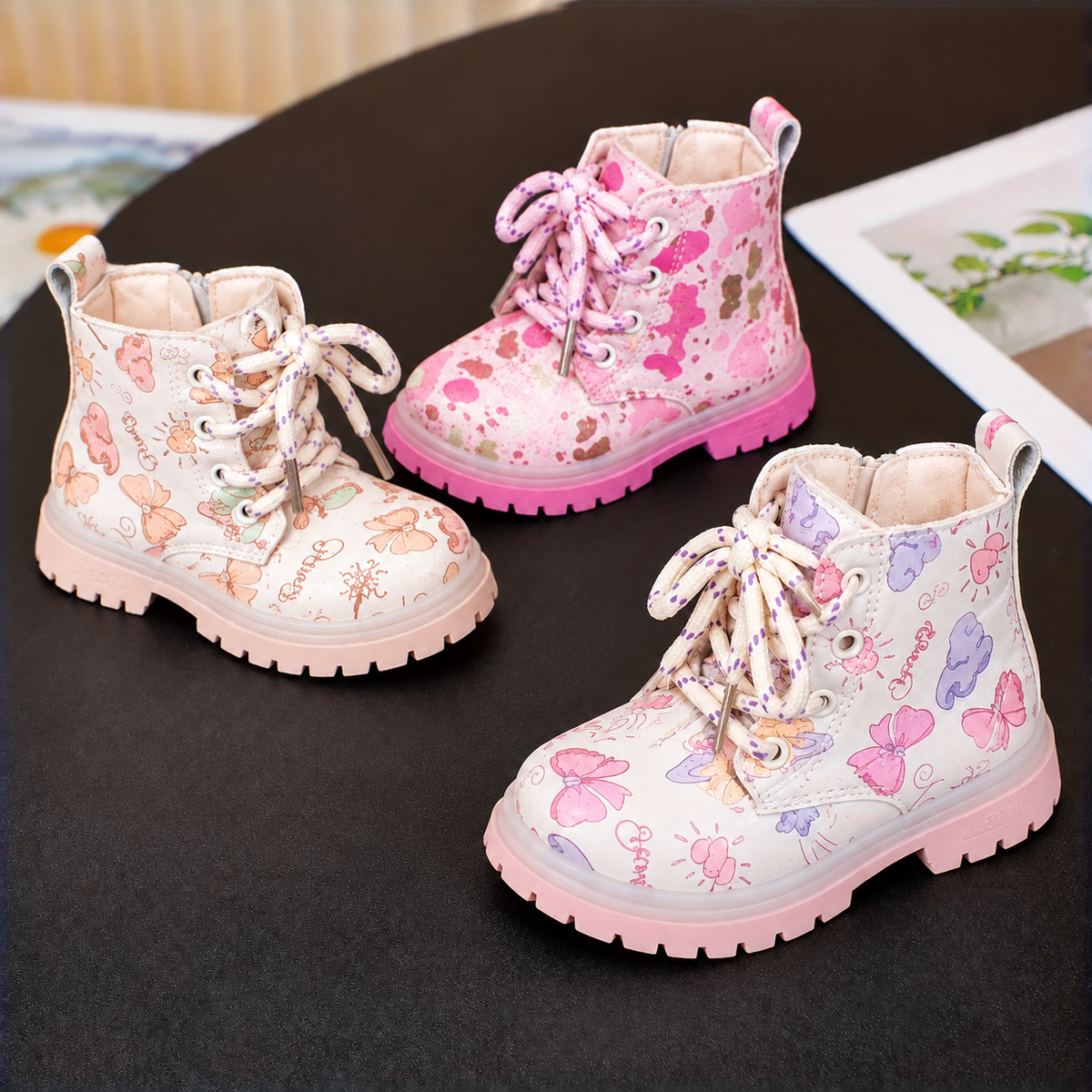 Bottines à lacets pour filles avec imprimé cœurs et papillons charmants