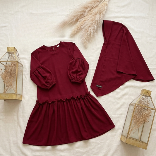 Elegant Modest Girls’ Abaya Dress with Matching Hijab – Soft Flowing Design