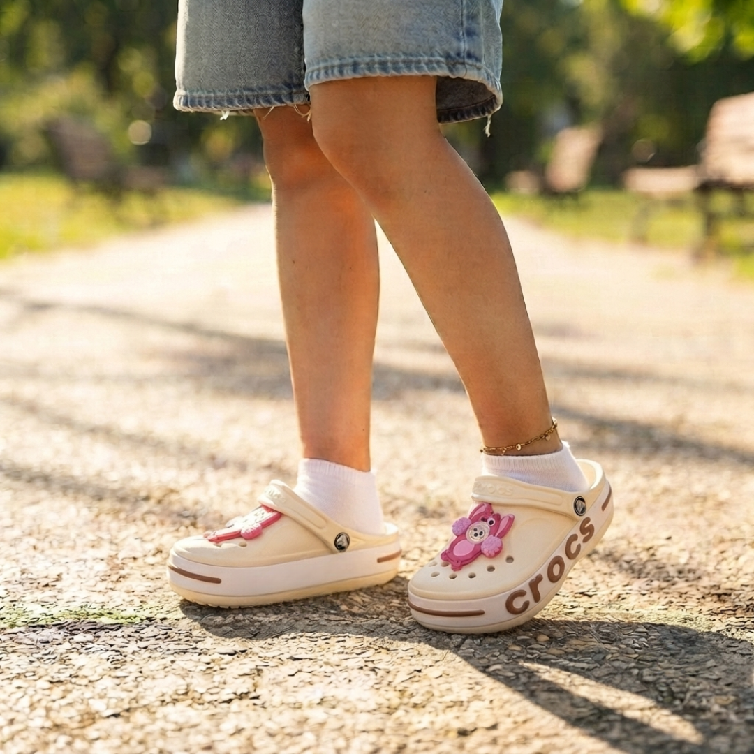 Unisex Kids Cartoon Charm Clogs – Lightweight, Comfortable Slip-On Sandals