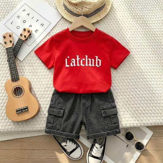 Ensemble Garçon Style Urbain – T-shirt Rouge & Short Cargo