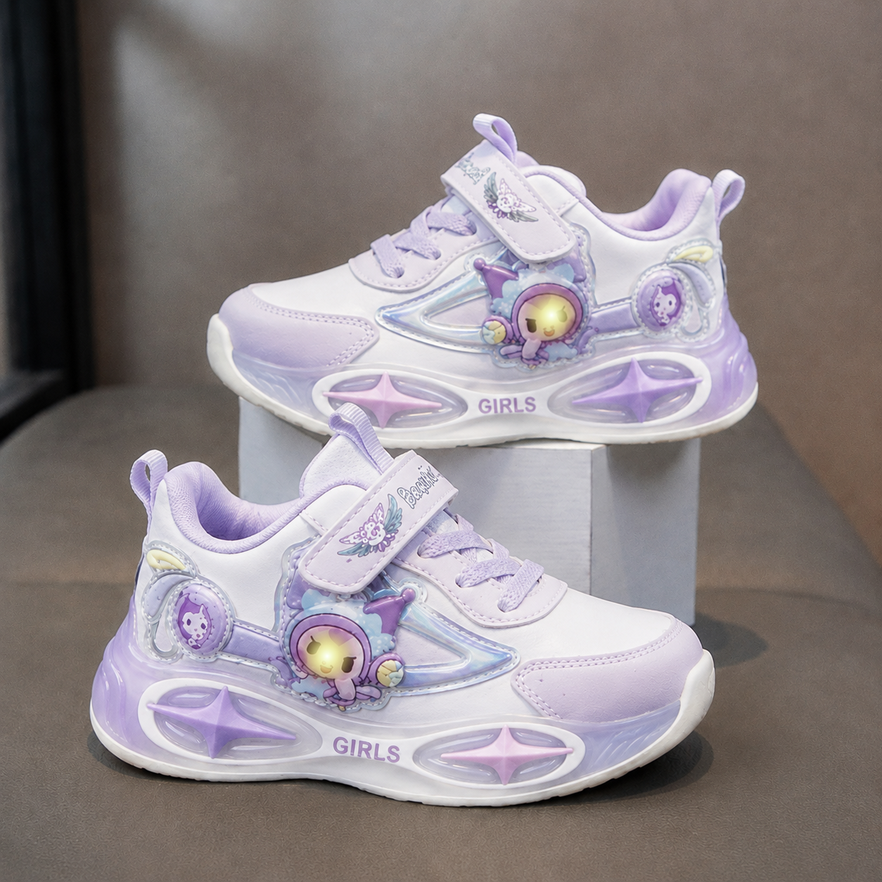 ✨ Light-Up Girls’ Sneakers with a Magical Touch!