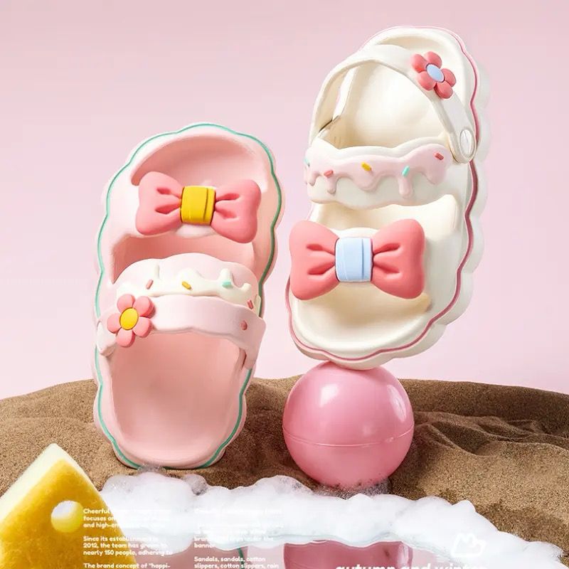 Cute girls summer slippers with bowknot.