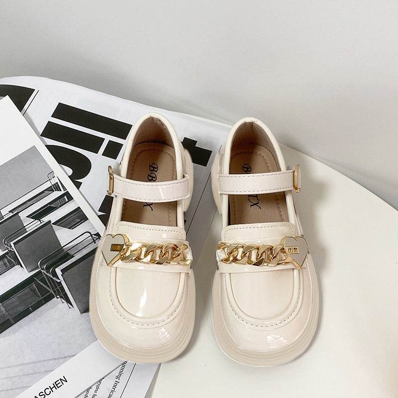 Stylish spring shoes for girls – a sophisticated touch to every step! - IRRAKIDS