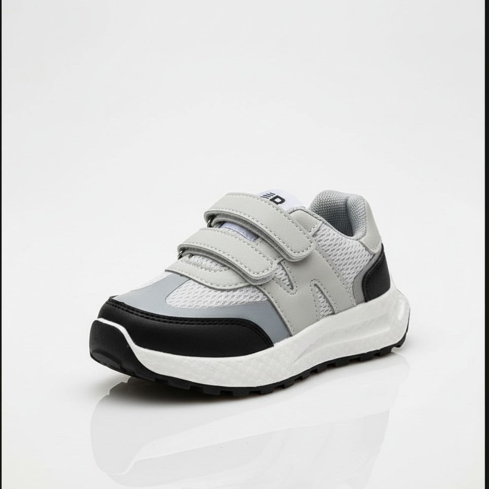 Fashionable children's sneakers made of high-quality materials - comfortable and lightweight for walking and playing