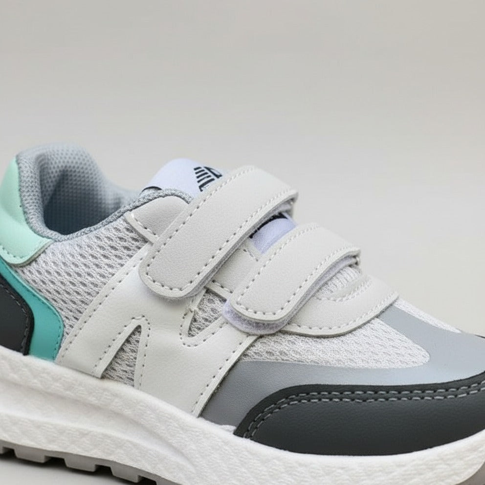 Fashionable children's sneakers made of high-quality materials - comfortable and lightweight for walking and playing