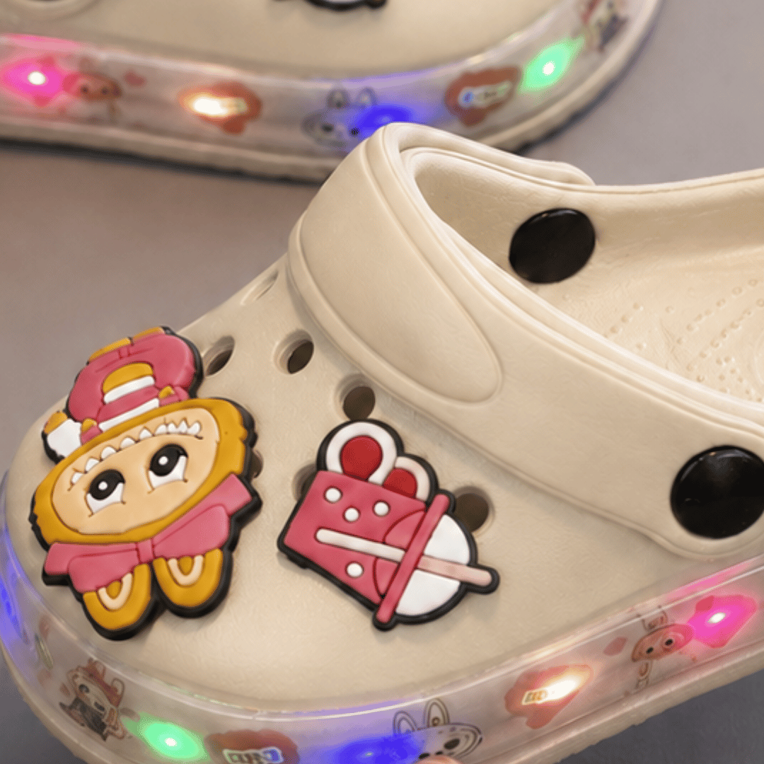 Sabots lumineux à LED pour enfants ✨