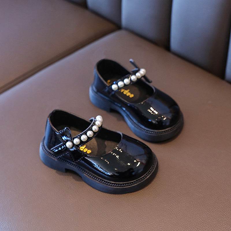 Step into Elegance: Classic Patent Leather Girls Shoes - IRRAKIDS