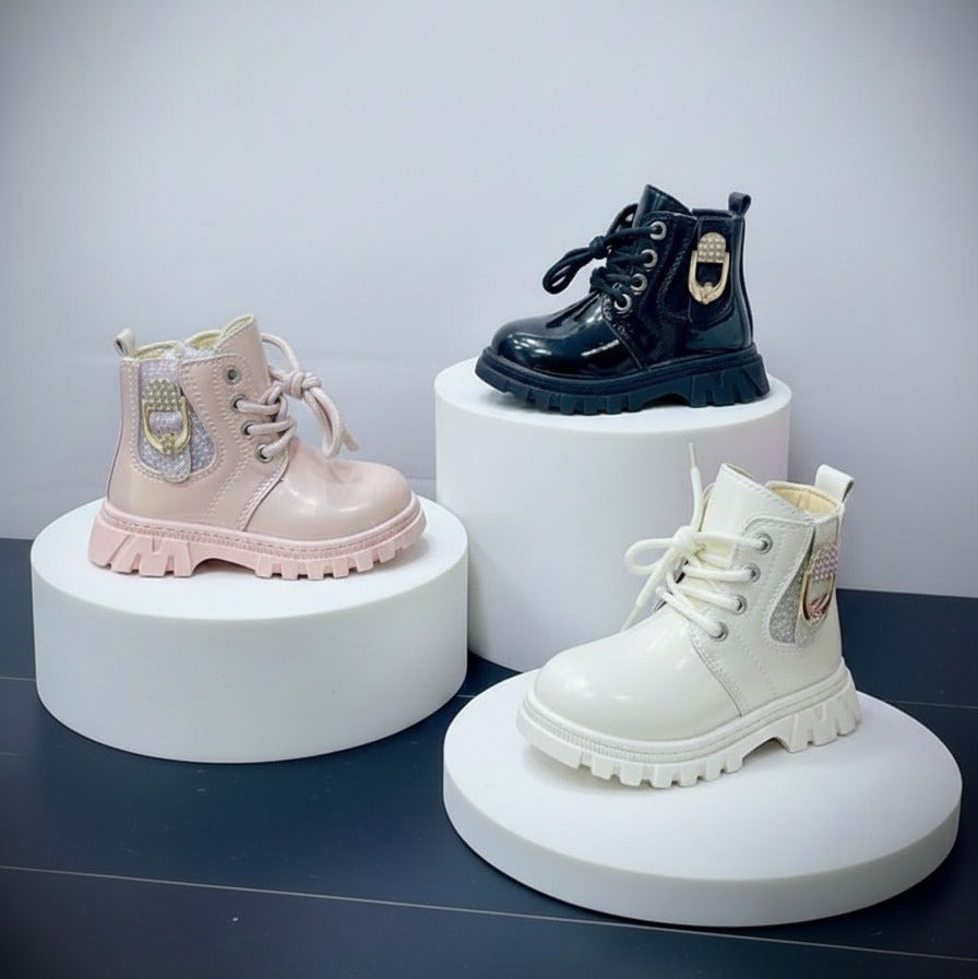 Girls' glossy lace-up ankle boots with chunky lug sole — Product image: 