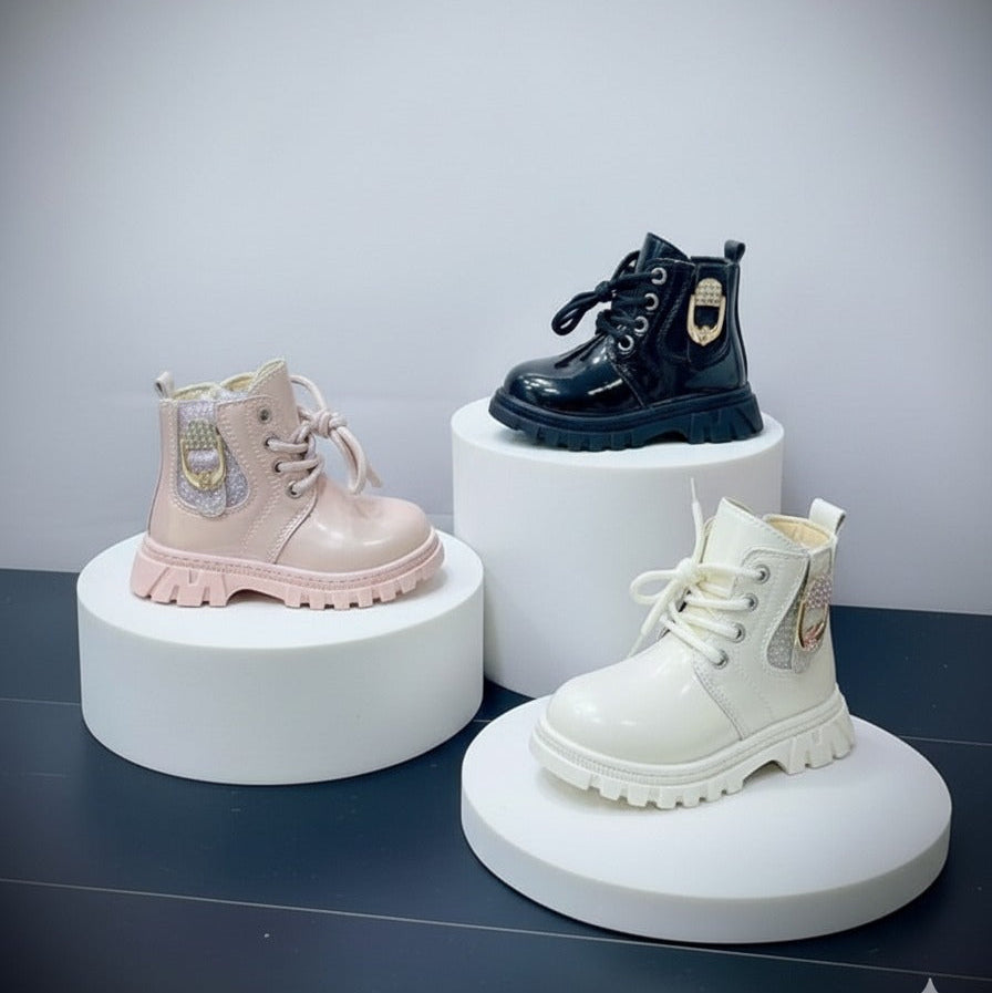 Girls' glossy lace-up ankle boots with chunky lug sole — Product image: 