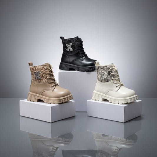 Girls’ lace-up ankle boots with lug sole — Product image: 