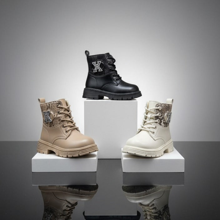 Girls’ lace-up ankle boots with lug sole — Product image: 