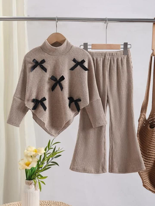 Girls’ Warm and Cozy Lined Two-Piece Winter Set with Bow-Detail High-Neck Top and Comfortable Wide-Leg Pants