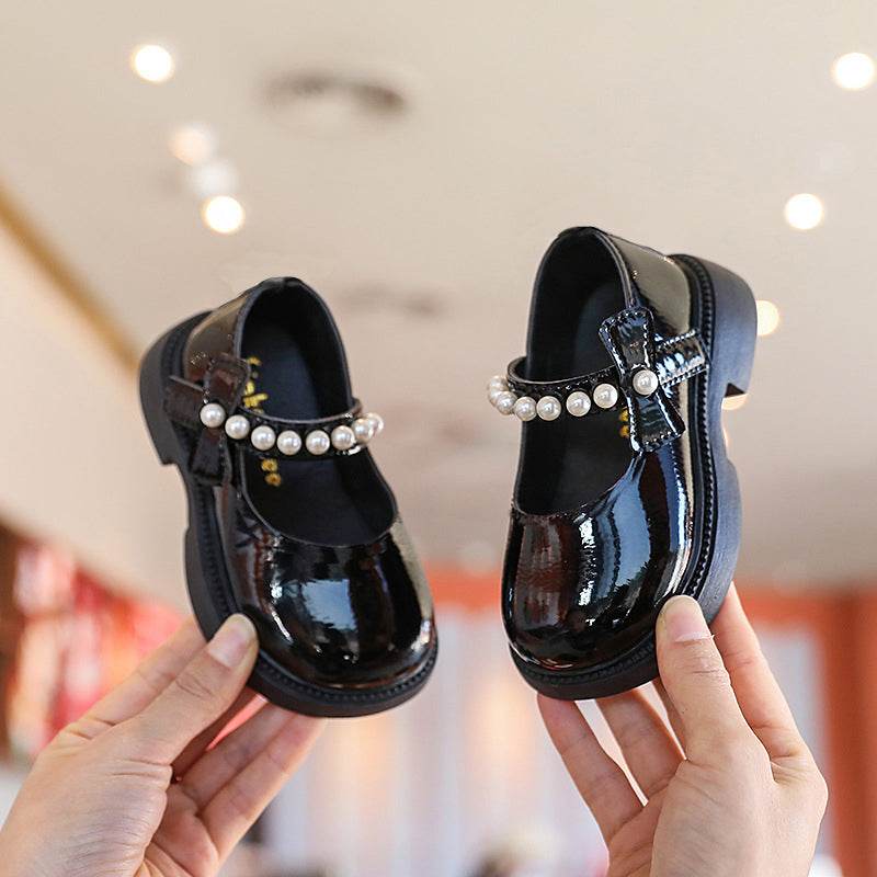 Step into Elegance: Classic Patent Leather Girls Shoes - IRRAKIDS