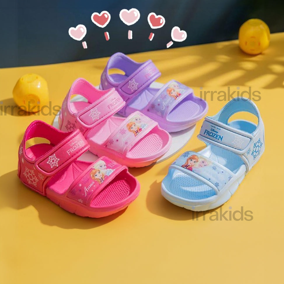 Frozen Dreams Blossom: Girls' Sandals Featuring Princess Prints