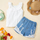 Ensemble deux pièces t-shirt blanc sans manches à volants et short en jean déchiré en dentelle
